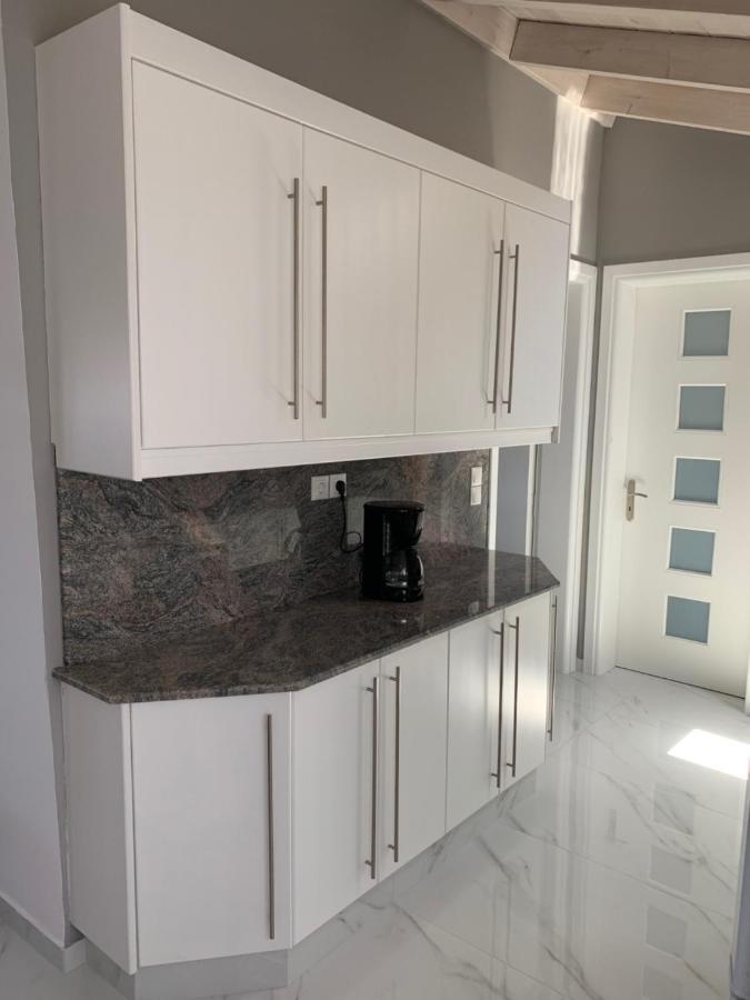 Livas Almyri Seafront Flat Kato Almiri